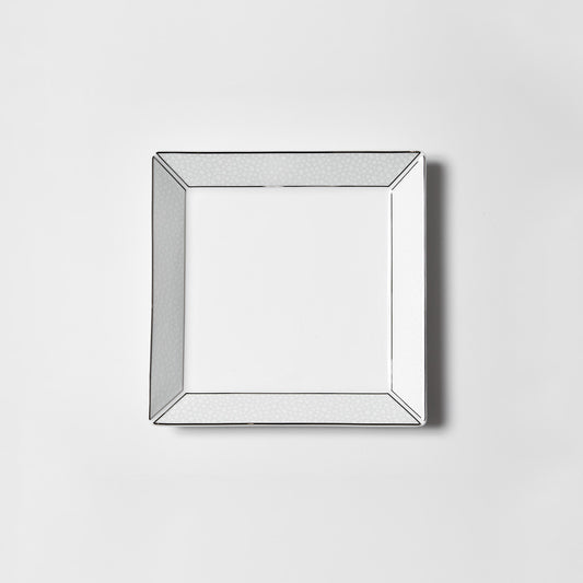 WHITE 22.5cmスクエアプレート