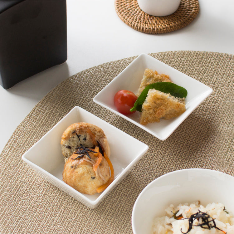 9cm角皿 (センターレリーフ)