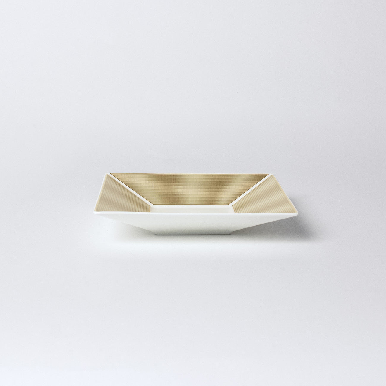 16cmスクエアトレー (シルクシャンパン)