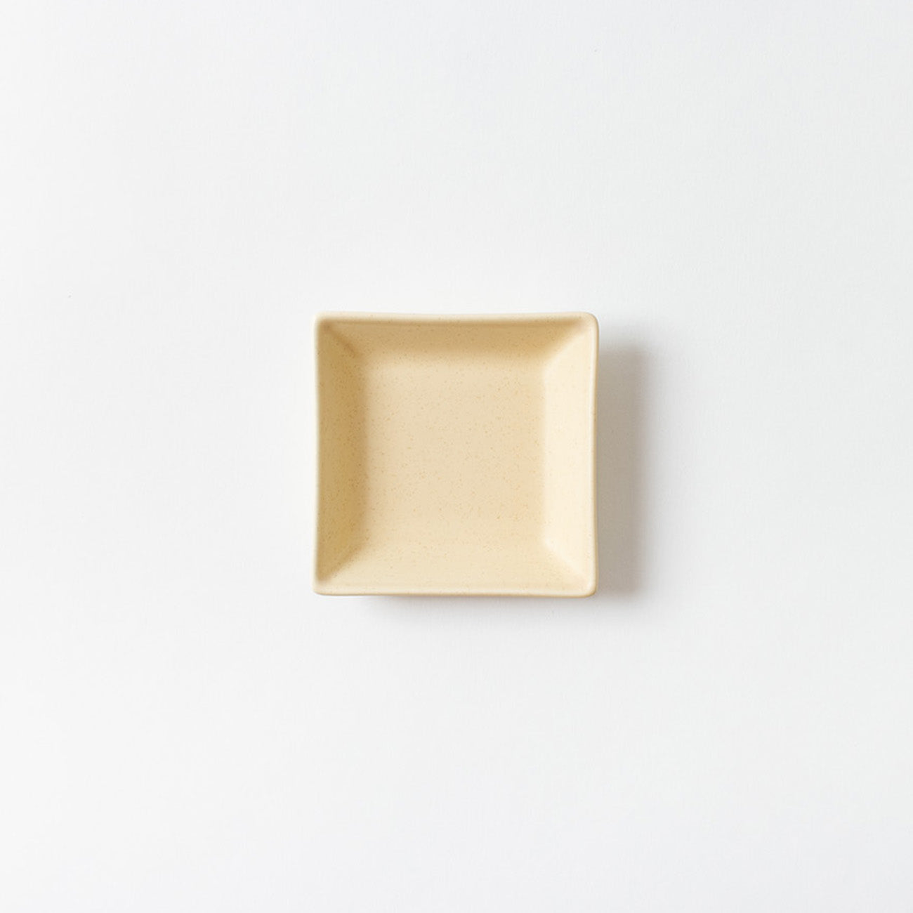 7.5cm角小皿 クリーム