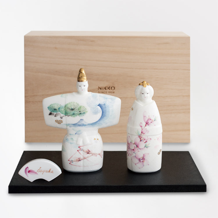 立ち雛 NiPPONめでたづくし 名入れ扇札 (アルファベット)付