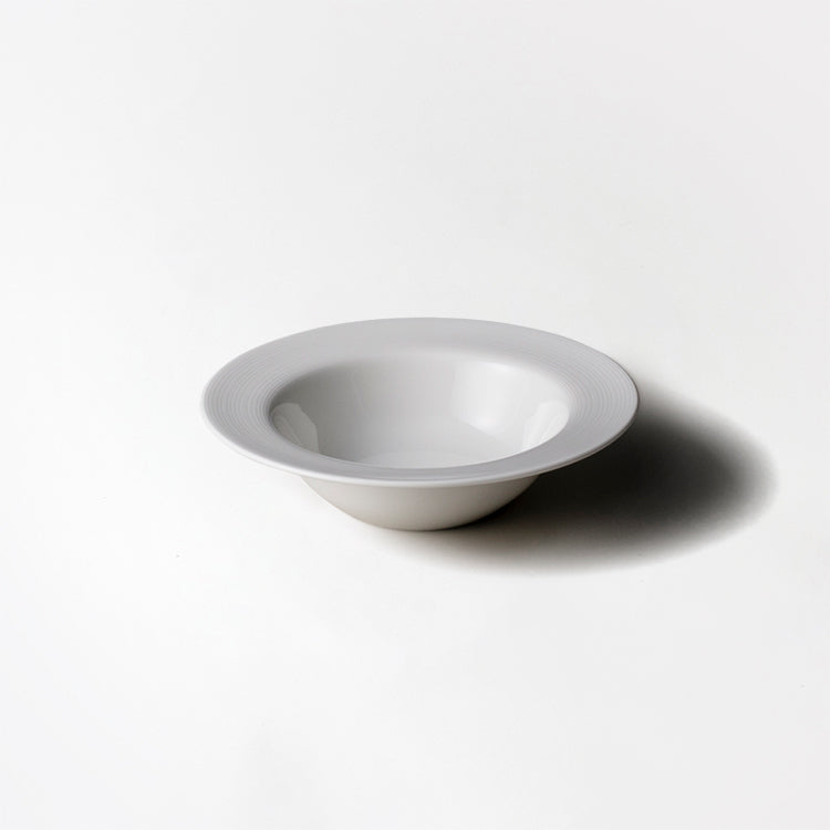 白いブランド食器|17.5cmリムボール|EXQUISITE|ニッコー公式 白いブランド食器|17.5cmリムボール|EXQUISITE|ニッコー公式