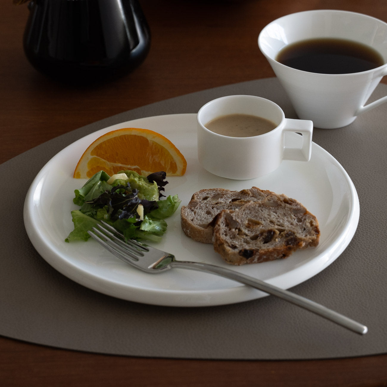 白いブランド食器|ペアティ/スープマグ (300cc)&プレート 白いブランド食器|ペアティ/スープマグ (300cc)&プレート