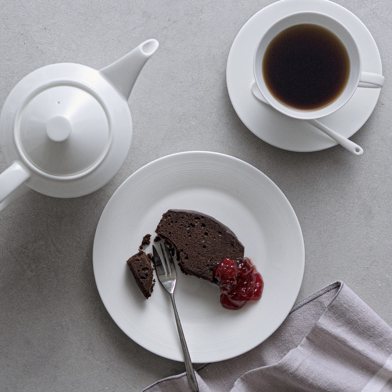 白いブランド食器｜21cmプレート｜EXQUISITE｜ニッコー公式オンライン