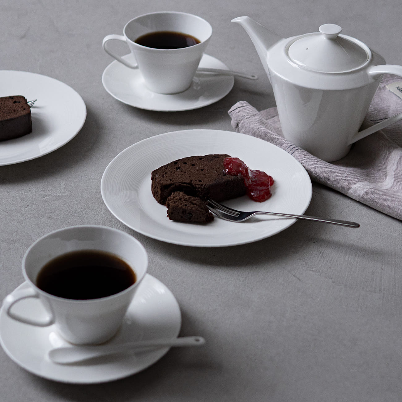 白いブランド食器｜21cmプレート｜EXQUISITE｜ニッコー公式オンライン