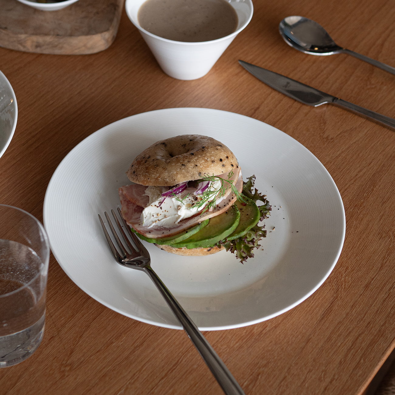 白いブランド食器｜23cmプレート｜EXQUISITE｜ニッコー公式オンライン