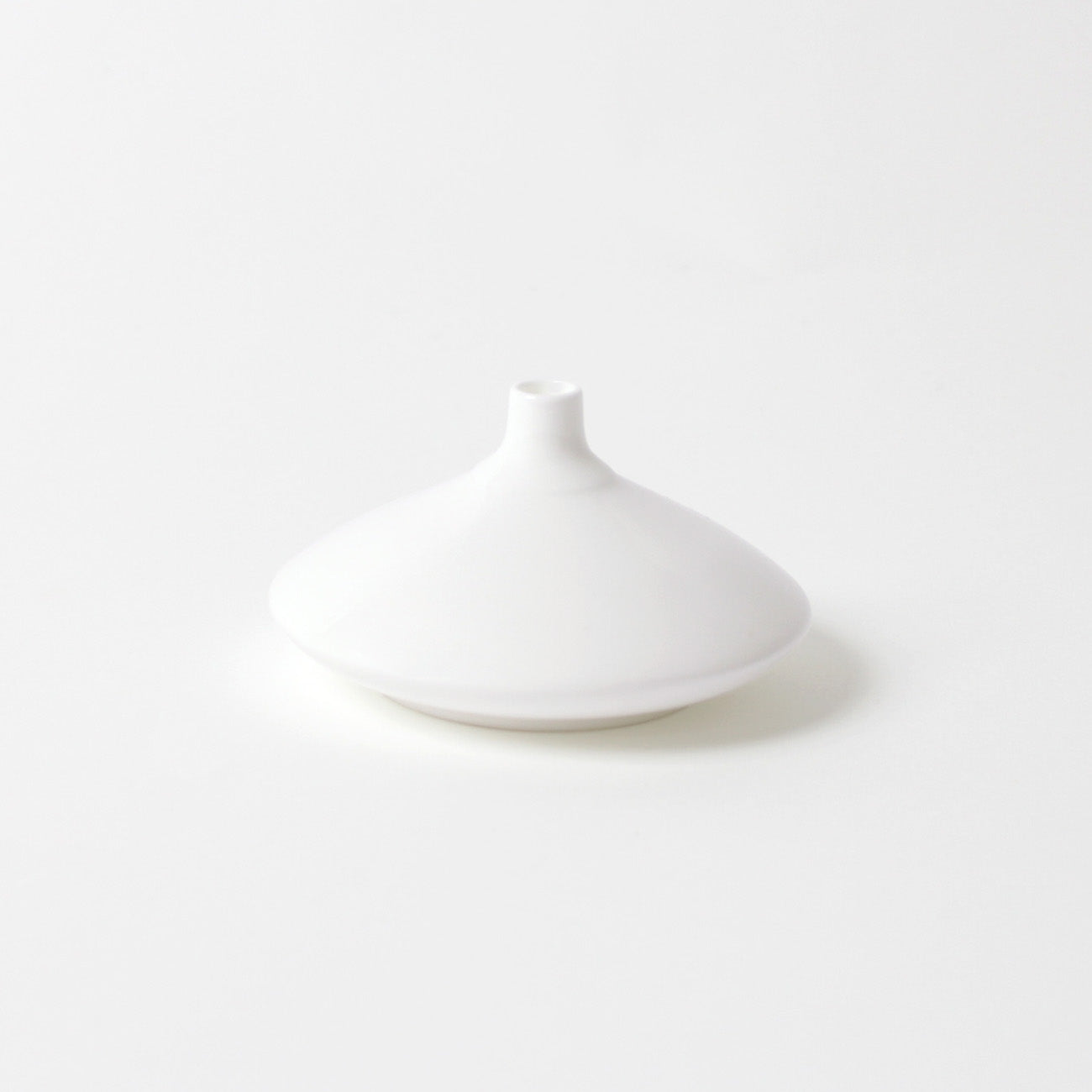 美品【nikko】ホワイト食器 4点セット nikko食器｜兼用碗 (230cc)(プラチナ)｜カップ/ソーサー