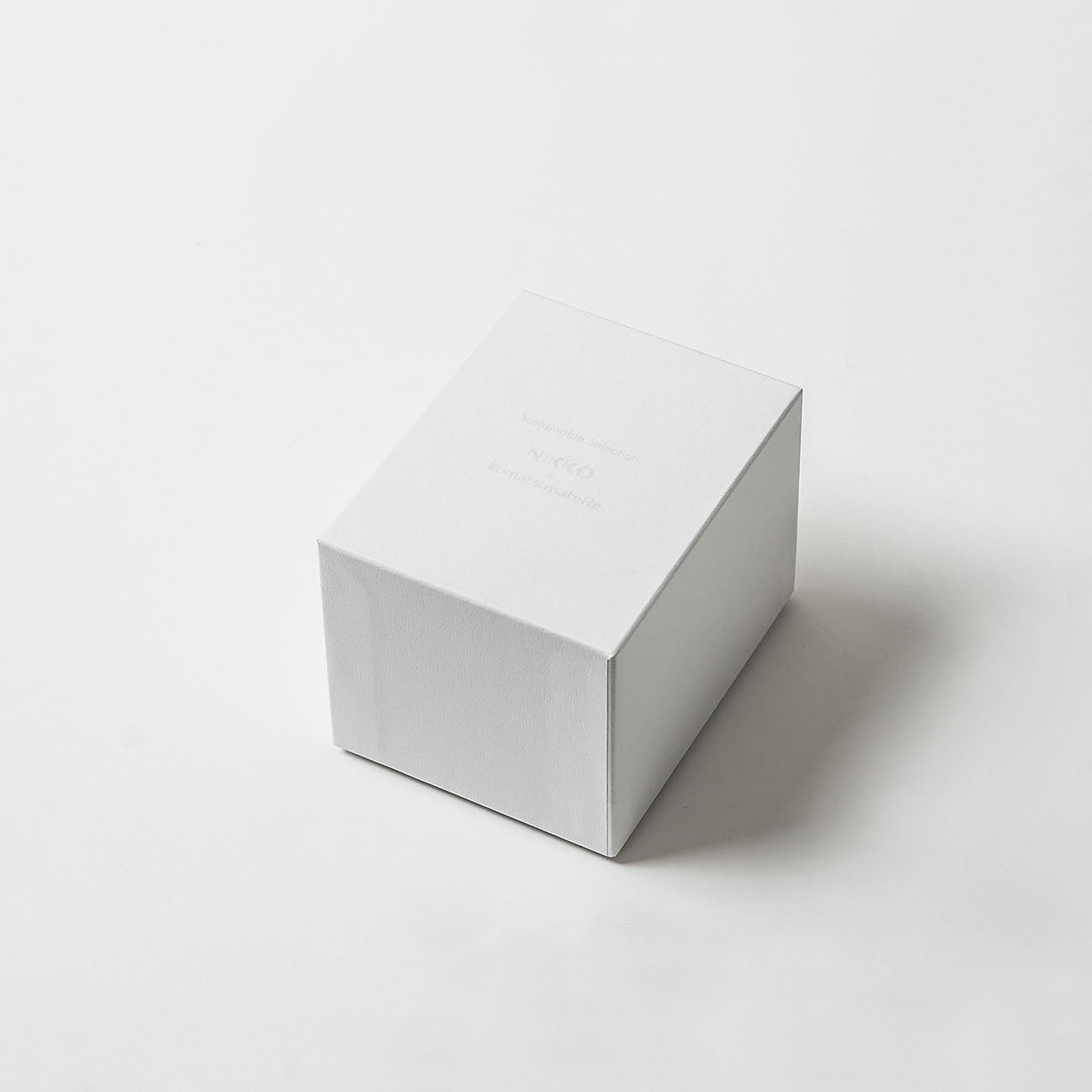 【復興支援商品】like a Paper Cup (出格子 金彩) スリーブ付 (ライトグレー)