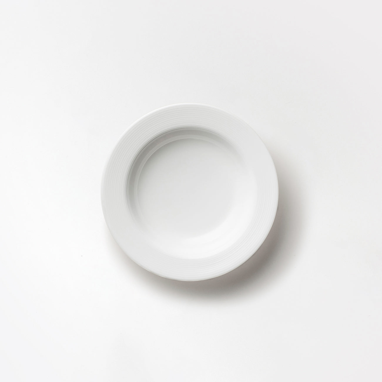 白いブランド食器|15.5cmベリープレート|EXQUISITE|ニッコー 白いブランド食器|15.5cmベリープレート|EXQUISITE|ニッコー